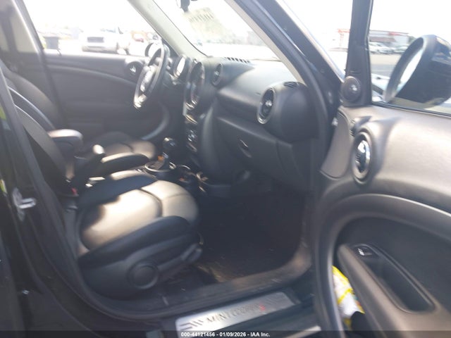 2016 MINI COUNTRYMAN WMWZC3C50GWT07650 Photo 4
