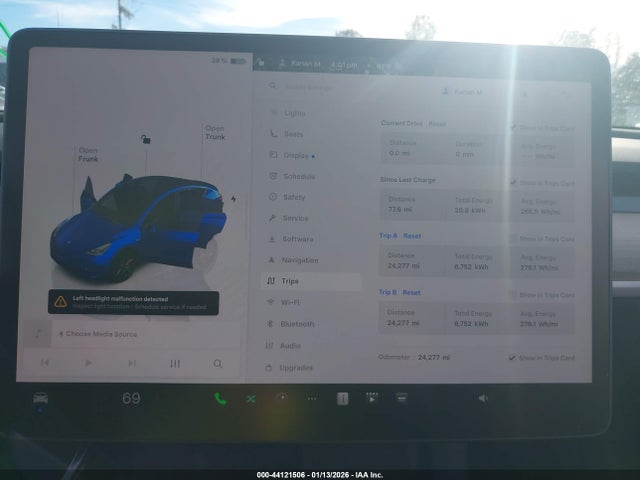 2024 Tesla Model Y Performance Dual Motor All-wheel Drive მანქანა იყიდება აუქციონზე, vin: 7SAYGDEF7RF042041, აუქციონის ნომერი: 44121506