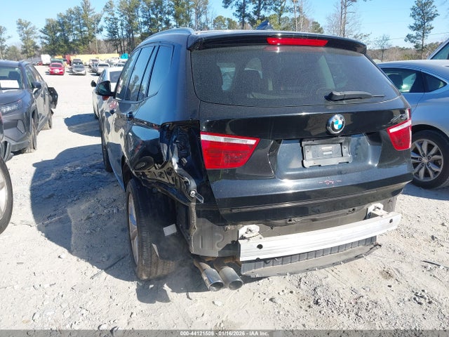 2017 BMW X3 5UXWX9C54H0T05903 Photo 2