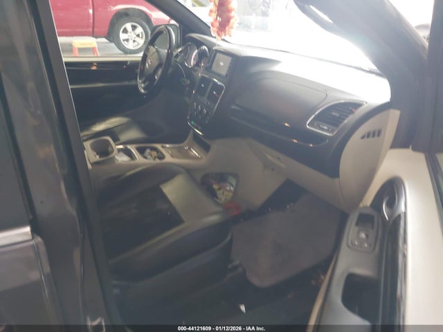 44121609 :رقم المزاد ، 2C4RDGCG5JR215524 vin ، 2018 Dodge Grand Caravan Sxt مزاد بيع