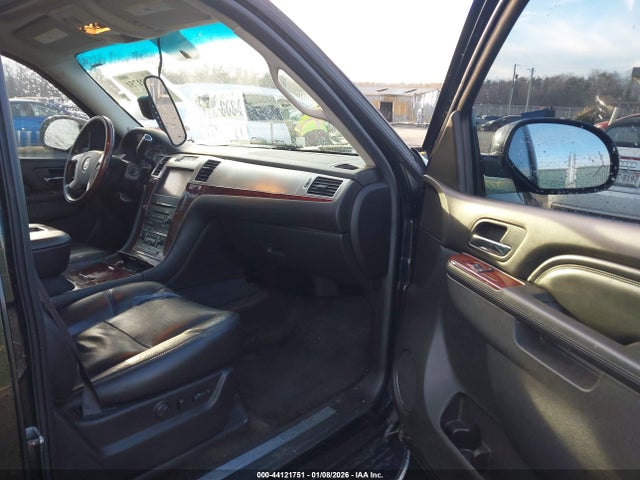 Aukcja sprzedaży 2014 Cadillac Escalade Esv Luxury, vin: 1GYS4HEF4ER190066, numer aukcji: 44121751