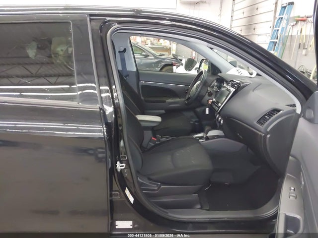 2025 MITSUBISHI OUTLANDER SPORT JA4ARUAU5SU005946 Photo 4