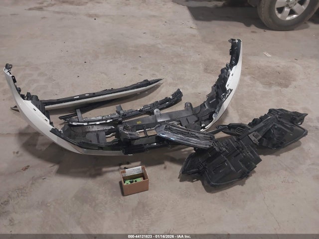 44121823 :رقم المزاد ، KNDETCA70R7558199 vin ، 2024 Kia Seltos Sx Turbo مزاد بيع