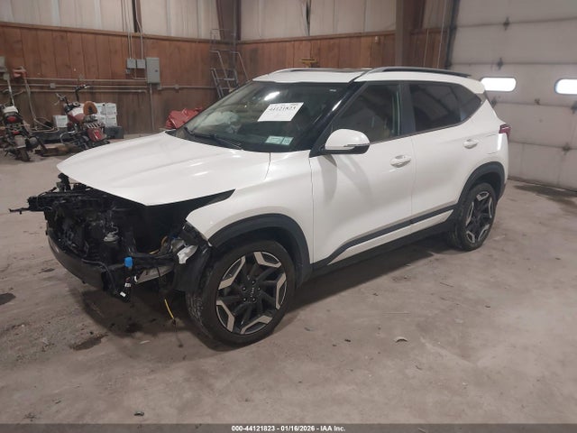 44121823 :رقم المزاد ، KNDETCA70R7558199 vin ، 2024 Kia Seltos Sx Turbo مزاد بيع