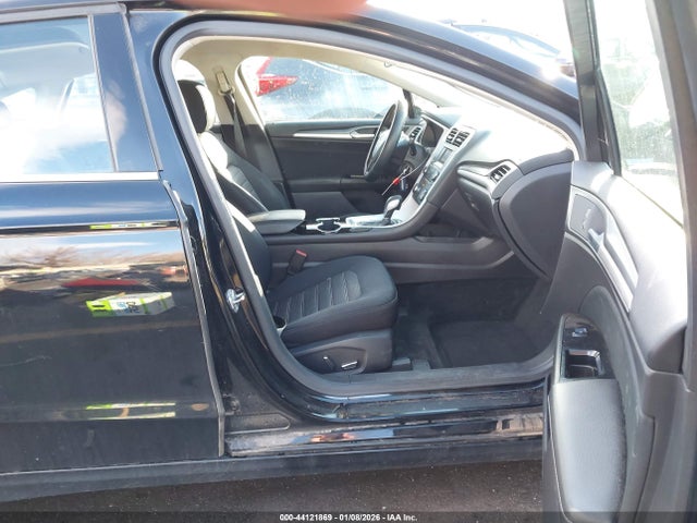 1FA6P0H70G5115241 Ford FUSION SE