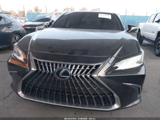 Lexus ES 300H 2023 58ADA1C12PU027698 Image 13