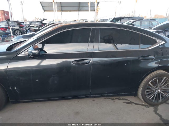 Lexus ES 300H 2023 58ADA1C12PU027698 Image 15