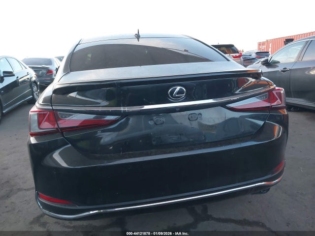 Lexus ES 300H 2023 58ADA1C12PU027698 Image 17