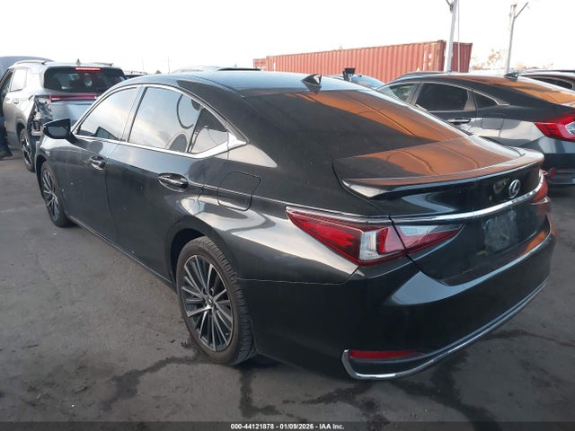 Lexus ES 300H 2023 58ADA1C12PU027698 Image 3