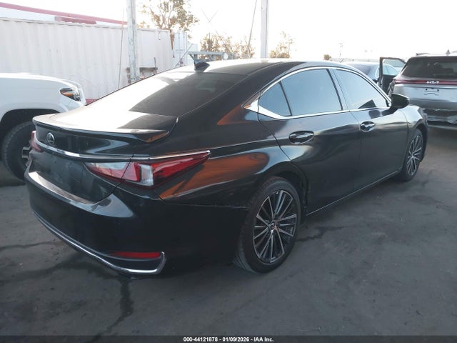 Lexus ES 300H 2023 58ADA1C12PU027698 Image 4