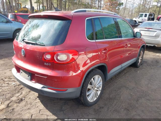 2011 VOLKSWAGEN TIGUAN WVGAV7AX1BW002152 Photo 3