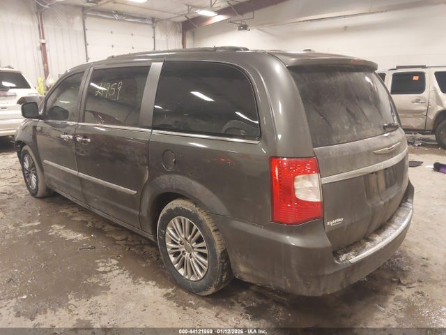 2016 Chrysler Town & Country Touring-l Anniversary Edition მანქანა იყიდება აუქციონზე, vin: 2C4RC1CG2GR150530, აუქციონის ნომერი: 44121959
