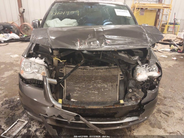 2016 Chrysler Town & Country Touring-l Anniversary Edition მანქანა იყიდება აუქციონზე, vin: 2C4RC1CG2GR150530, აუქციონის ნომერი: 44121959