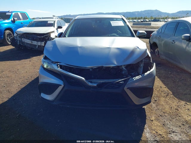 4T1G11AKXNU667137 Toyota CAMRY SE