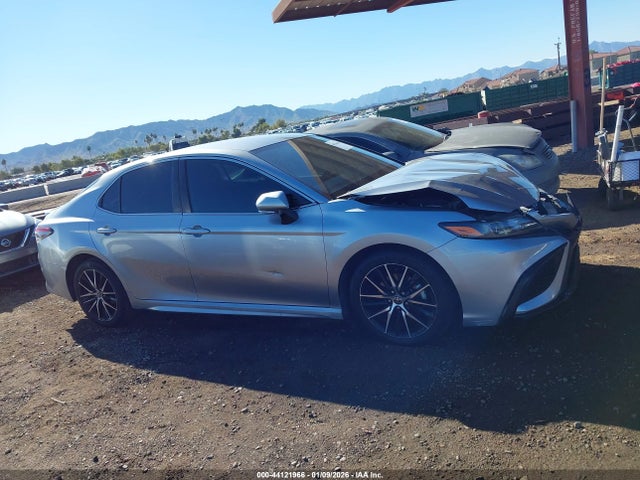 4T1G11AKXNU667137 Toyota CAMRY SE