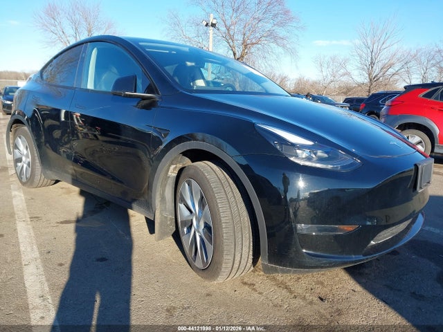 2023 TESLA MODEL Y 7SAYGDEEXPA184014 Photo 0
