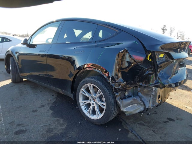 2023 TESLA MODEL Y 7SAYGDEEXPA184014 Photo 2