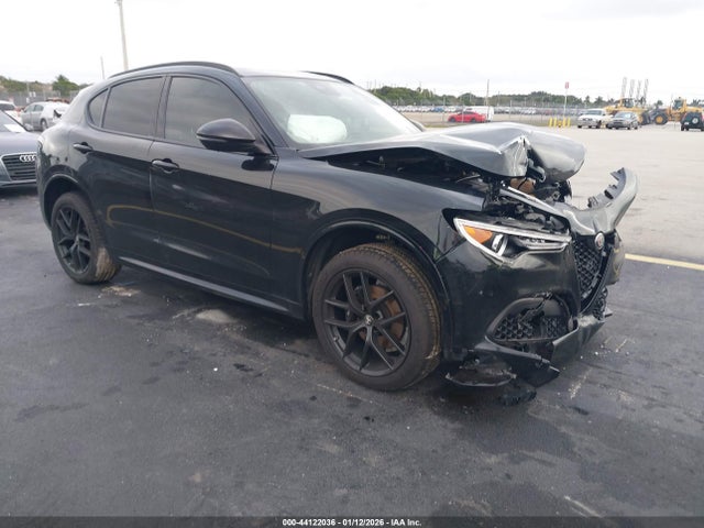 2021 ALFA ROMEO STELVIO ZASPAKBN4M7D13976