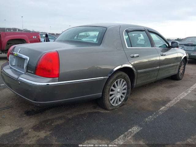 2004 LINCOLN TOWN CAR 1LNHM83W64Y614687 Photo 3