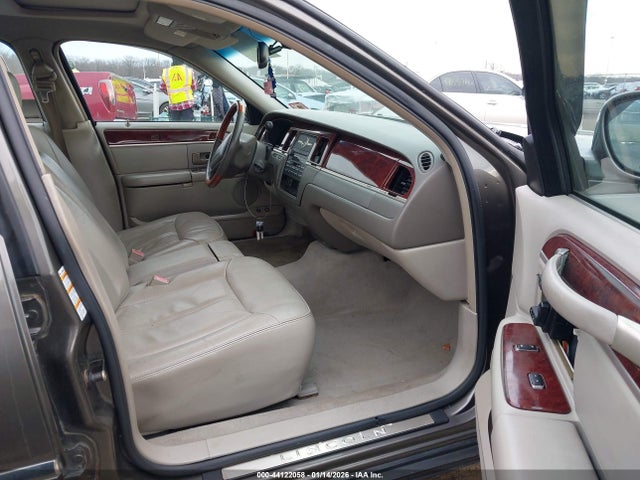2004 LINCOLN TOWN CAR 1LNHM83W64Y614687 Photo 4
