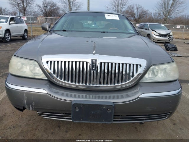 2004 LINCOLN TOWN CAR 1LNHM83W64Y614687 Photo 5