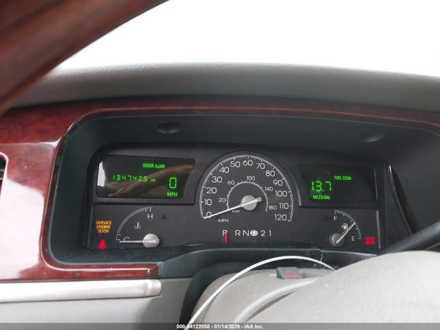 2004 LINCOLN TOWN CAR 1LNHM83W64Y614687 Photo 6