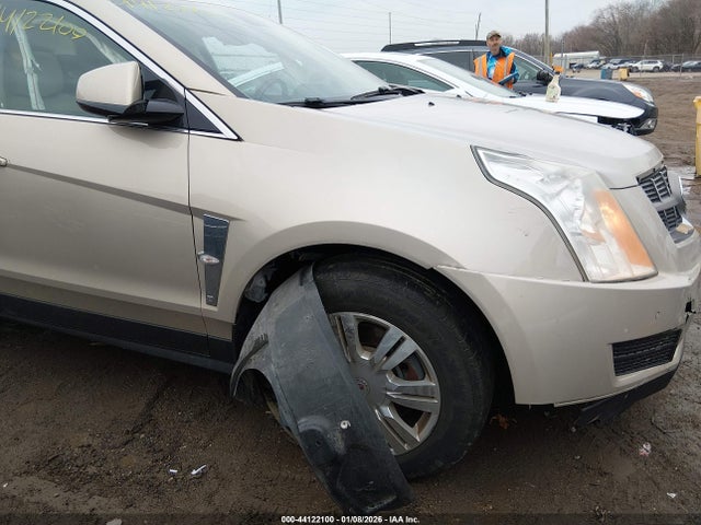 44122100 :رقم المزاد ، 3GYFNAEY3AS510735 vin ، 2010 Cadillac Srx Luxury Collection مزاد بيع