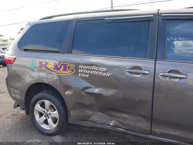 5TDKZ3DC3KS990324 Toyota Sienna Le 8 Passenger