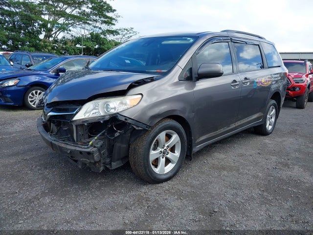 5TDKZ3DC3KS990324 Toyota Sienna Le 8 Passenger