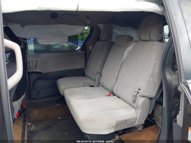 5TDKZ3DC3KS990324 Toyota Sienna Le 8 Passenger