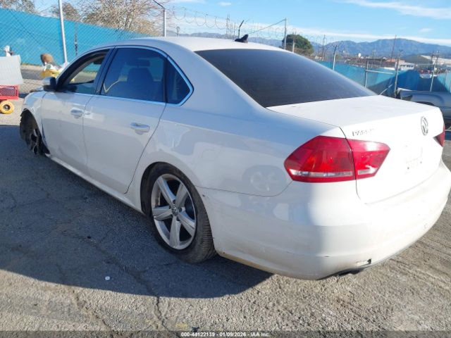 2015 VOLKSWAGEN PASSAT 1VWBT7A36FC025927 Photo 2