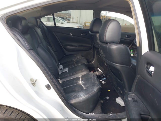 1N4AA5AP5EC483135 Nissan Maxima 3.5 Sv