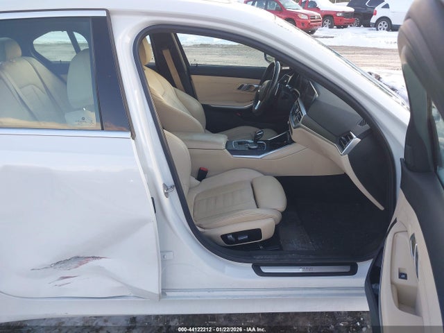3MW5R7J02M8C01491 BMW 330i Xdrive
