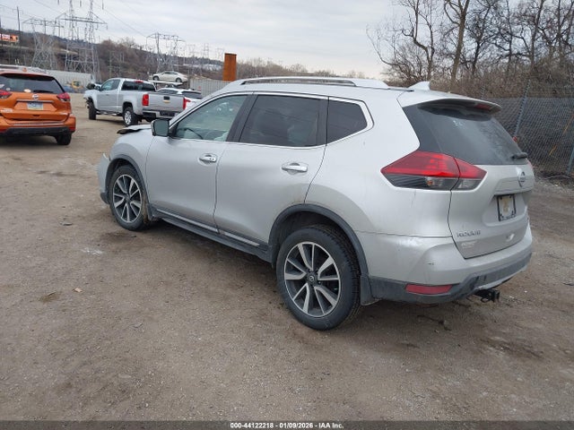 JN8AT2MV3JW326973 Nissan Rogue Sl