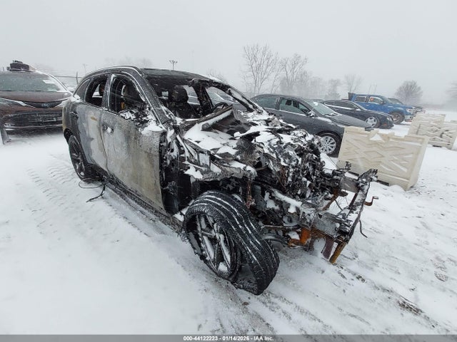 2017 JAGUAR F-PACE SADCM2BV3HA057860 Photo 0