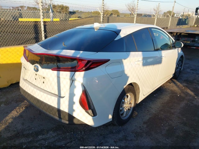 2020 TOYOTA PRIUS PRIME JTDKARFP9L3135897 Photo 3