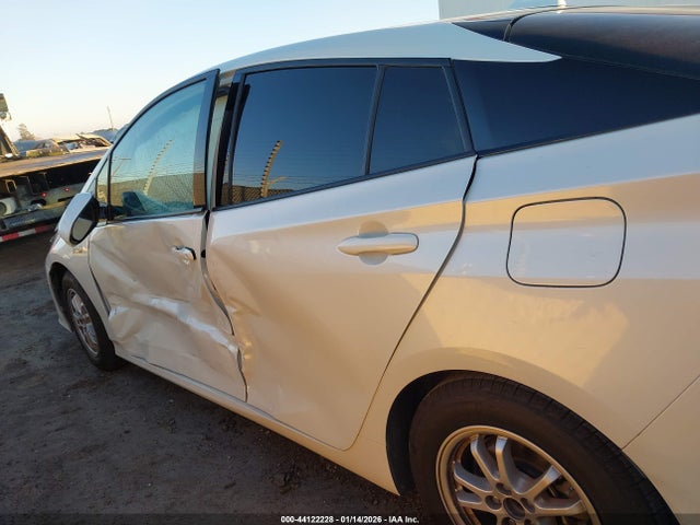 2020 TOYOTA PRIUS PRIME JTDKARFP9L3135897 Photo 5