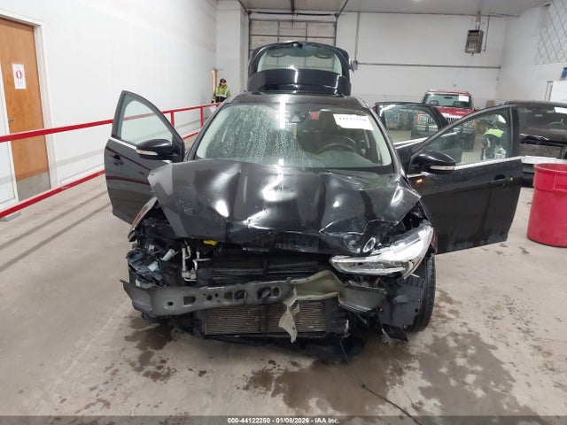 1FADP3N27JL223263 Ford Focus Titanium