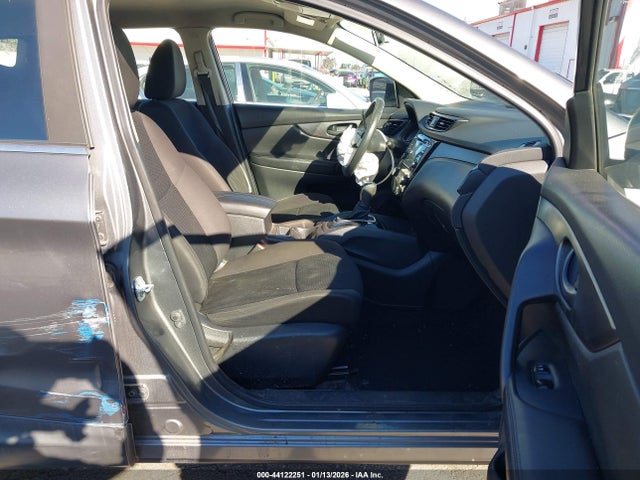JN1BJ1CP0HW013783 Nissan Rogue Sport S