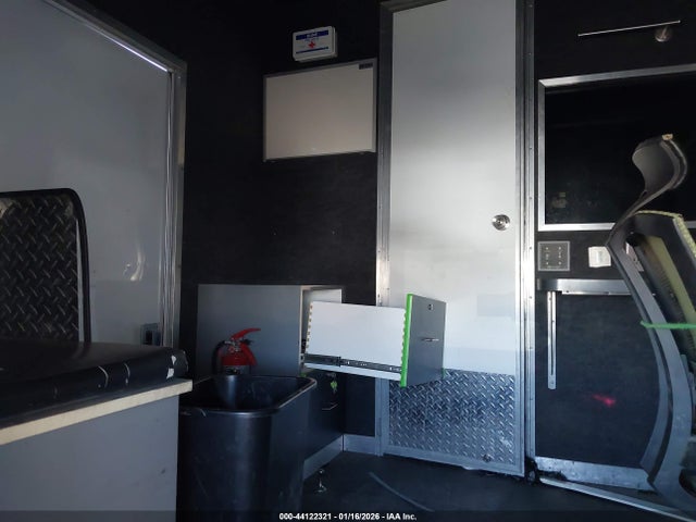 Ford E-450 Cutaway 2017 1FDXE4FS8HDC44642 Image 6