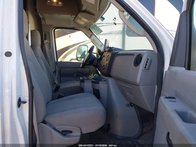 Ford E-450 Cutaway 2017 1FDXE4FS8HDC44642 Image 7