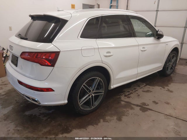 2018 AUDI SQ5 WA1C4BFY3J2064110 Photo 3
