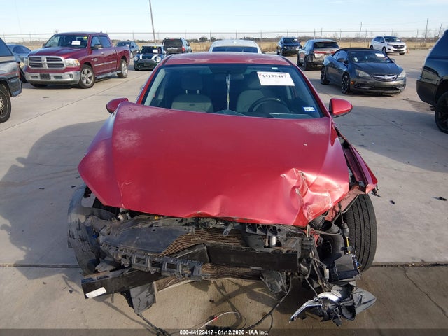 5NPD84LF4JH218058 Hyundai ELANTRA SEL