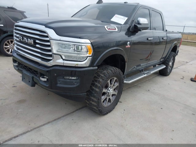 3C6UR5GL4LG178232 RAM 2500 Laramie Longhorn 4x4 6&#039;4 Box