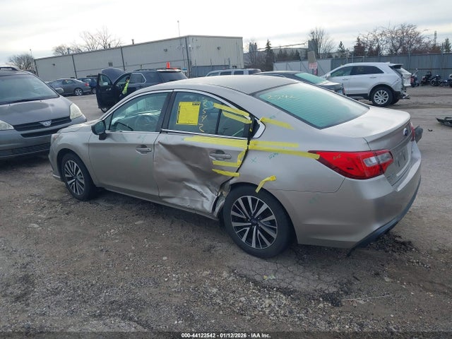 Subaru Legacy 2.5i 2018 4S3BNAB68J3035239 Image 3