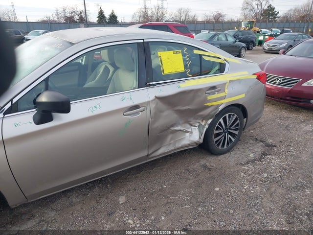 Subaru Legacy 2.5i 2018 4S3BNAB68J3035239 Image 6