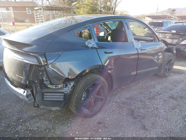 2026 TESLA MODEL Y 7SAYGDEE8TA460619 Photo 3
