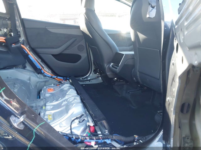 2026 TESLA MODEL Y 7SAYGDEE8TA460619 Photo 7