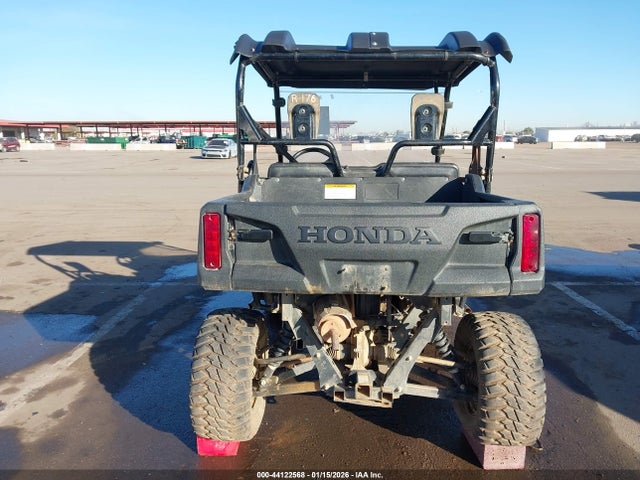1HFVE0295M4701172 Honda Sxs700 M2