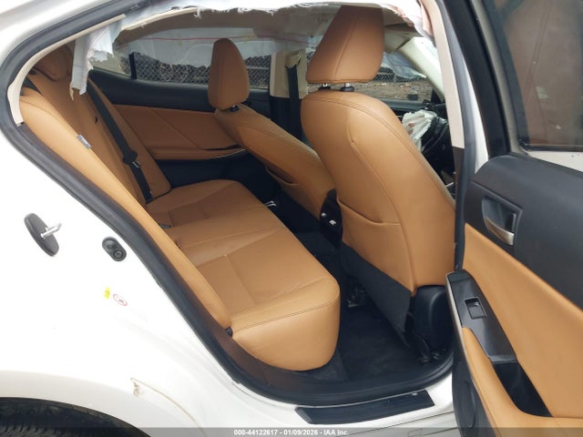 44122617 :رقم المزاد ، JTHBA1D2XJ5082801 vin ، 2018 Lexus Is 300 مزاد بيع